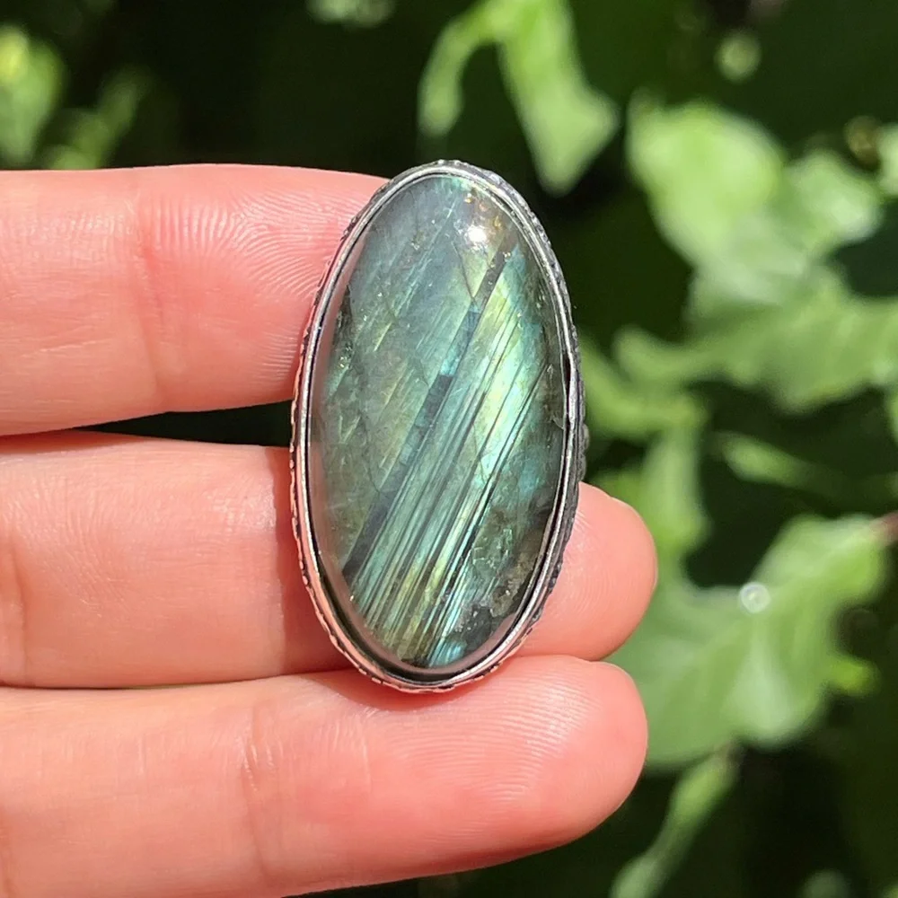 Size 8 925 silver‎ plated green flash labradorite ring